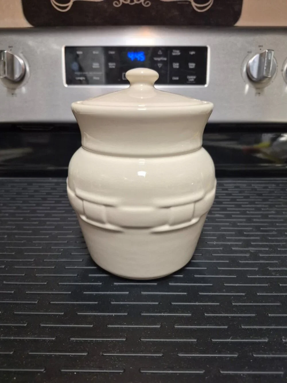 Longaberger Woven Traditions Ivory Round Pottery Canister Small 1.5 Quart 7.25